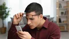 Dlaczego nasz wzrok się pogarsza? Codzienne błędy, które męczą oczy